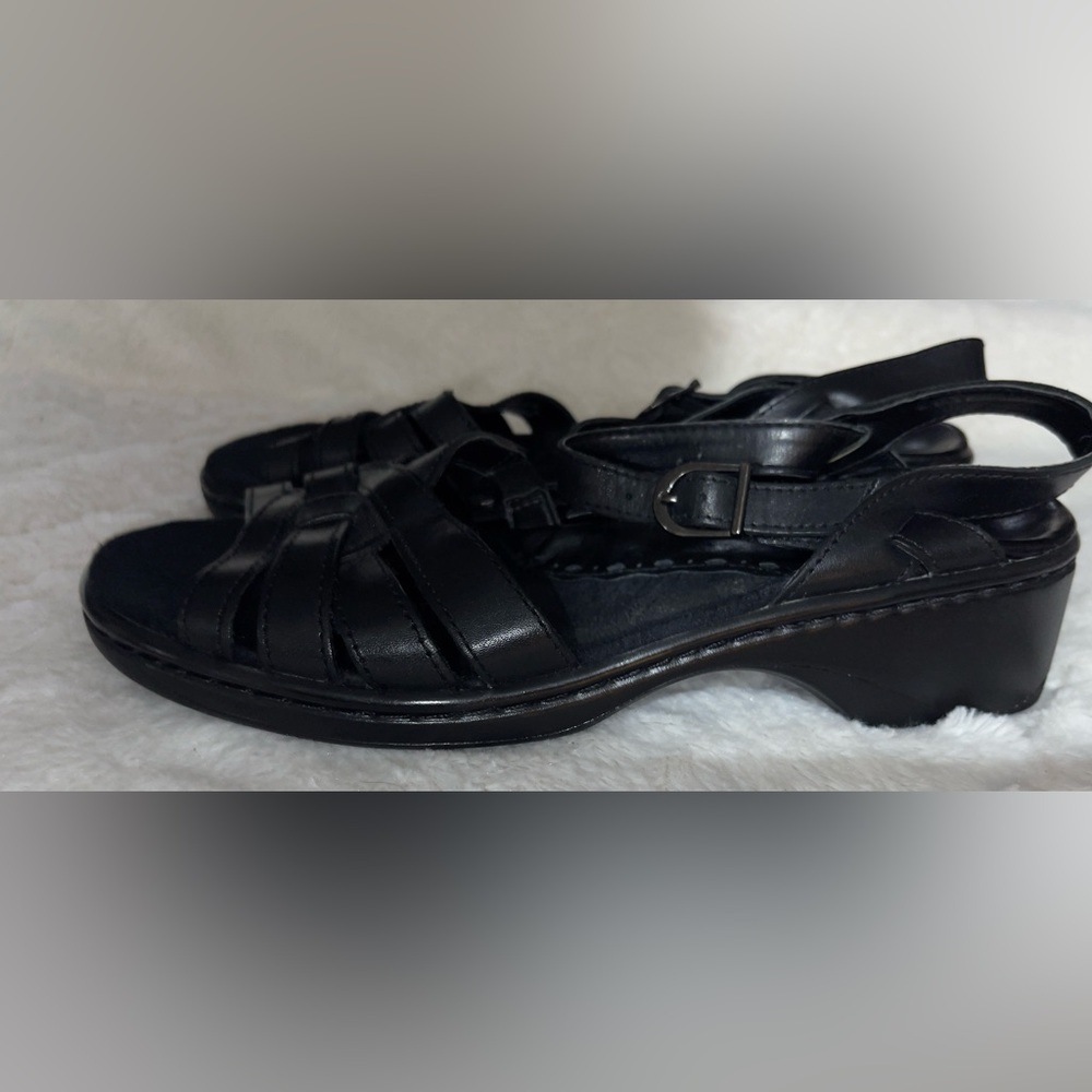 Clark’s Leather Strapy Sandals 6.5